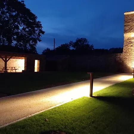 Holiday home De Charme Au Coeur De L'abbaye De Trizay *