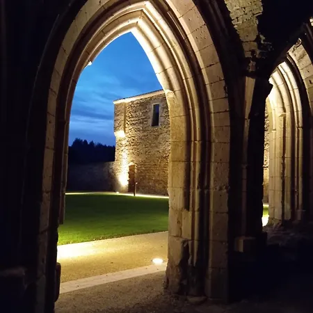 Holiday home De Charme Au Coeur De L'abbaye De Trizay Bournezeau