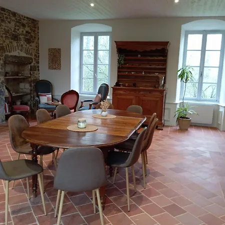 De Charme Au Coeur De L'abbaye De Trizay