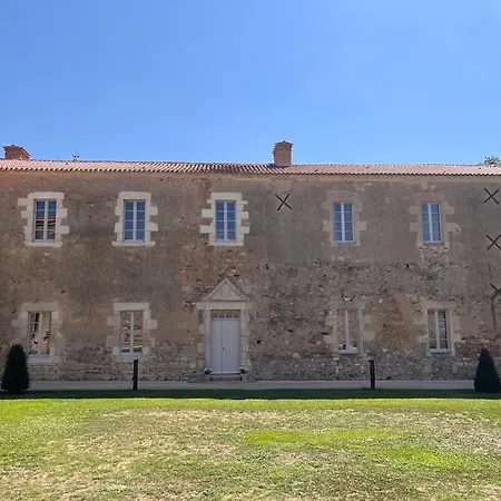펜션 De Charme Au Coeur De L'abbaye De Trizay
