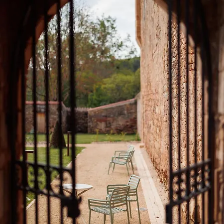 De Charme Au Coeur De L'abbaye De Trizay Bournezeau
