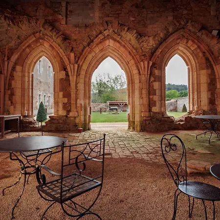 De Charme Au Coeur De L'abbaye De Trizay 펜션 Bournezeau